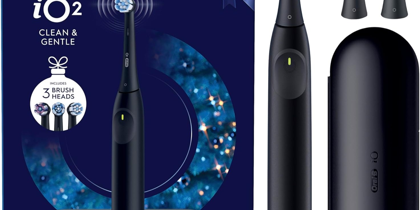 Oral-B iO2 Night Black Electric Toothbrush Seasonal Limited Edition £39.99